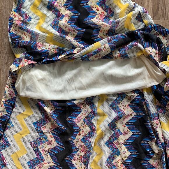 Tobi Patchwork Zig Zag Maxi Dress Cross Tie Back Size Small - Picture 3 of 8